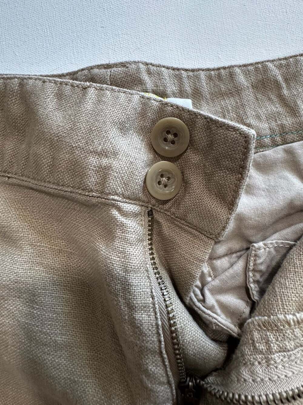Old Navy Ultra Low Waist Khaki Linen Blend Utility Cargo Shorts - Picture 5 of 10